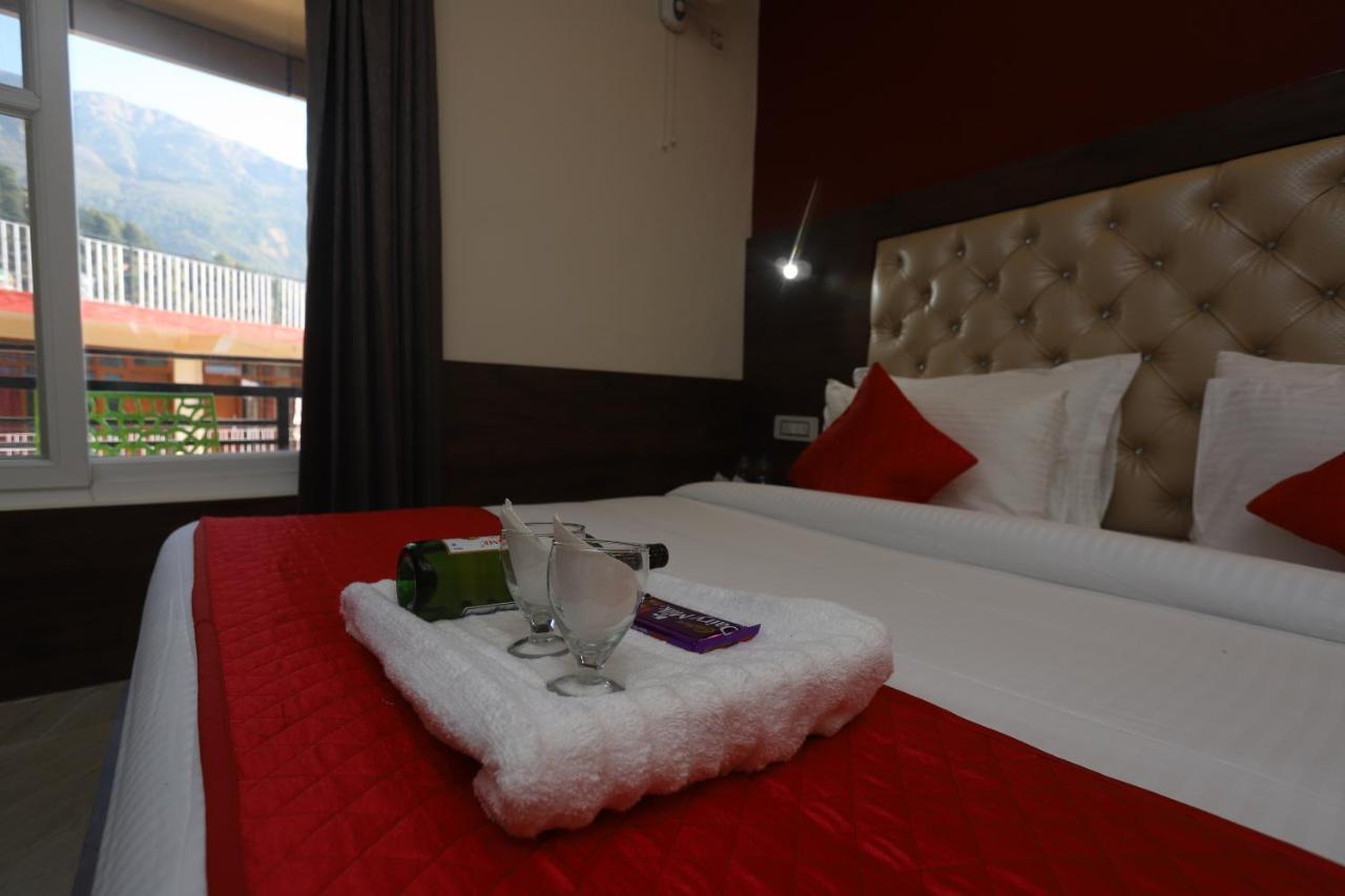 Hotel The Nest, Rooftop Cafe, Bonfire With A Sceneric Mountain View McLeod Ganj Exterior photo